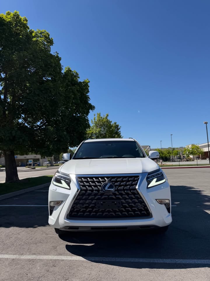 2022 Lexus GX · GX 460 Premium Sport Utility 4D in Boise, ID (photo 2)