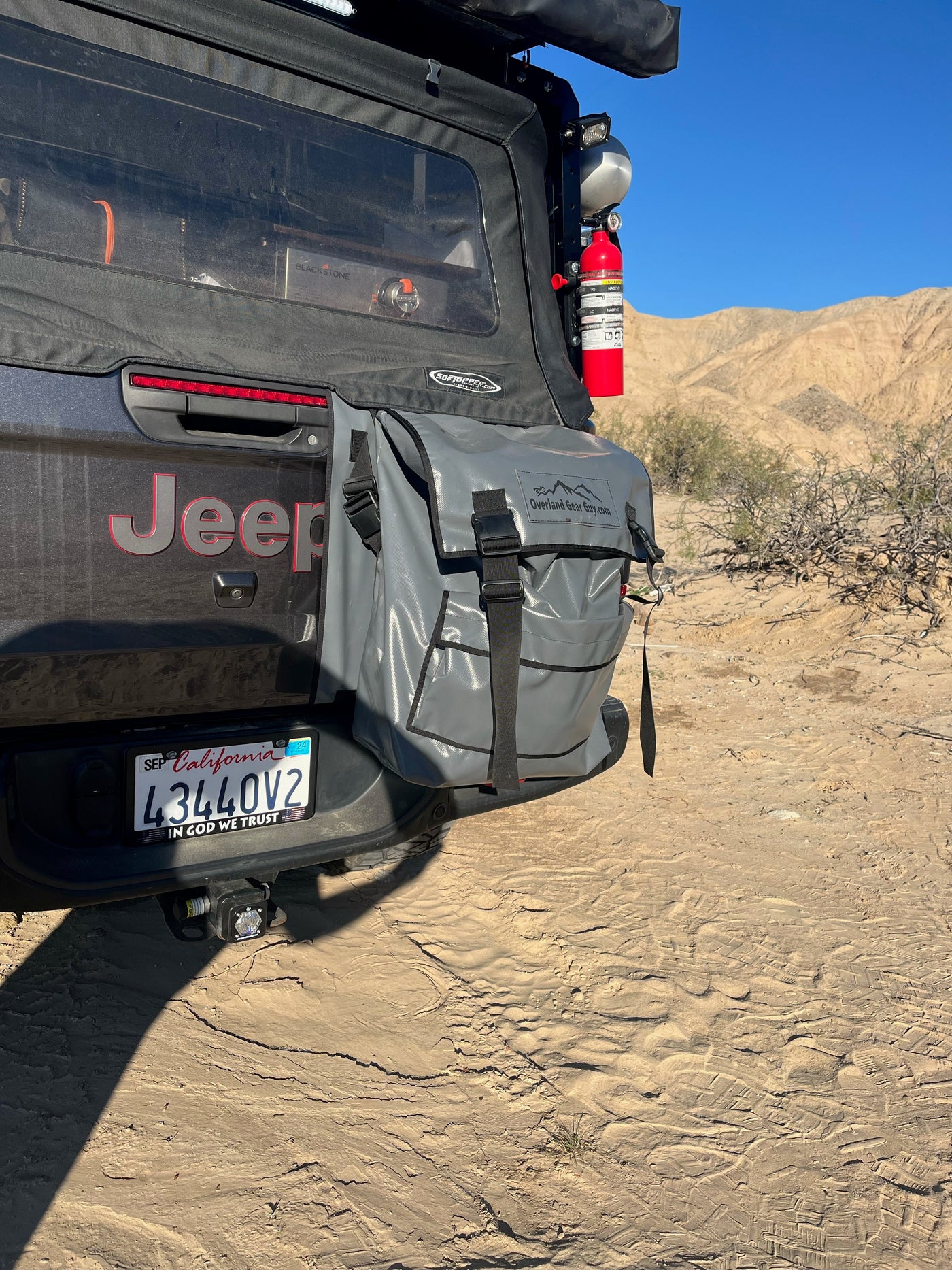 Tailgate Trash Bag Gladiator - Tacoma - Ram - Rivian -QuarterMaster — photo 17