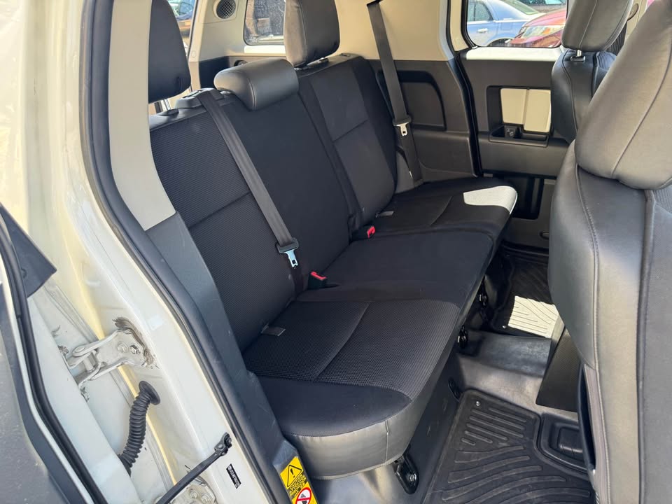 2013 Toyota FJ Cruiser · Sport Utility 2D in Ontario, CA (photo 8)