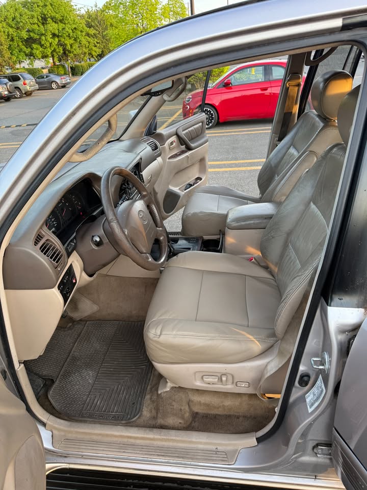 2000 Toyota Land Cruiser in Seattle, WA (photo 3)
