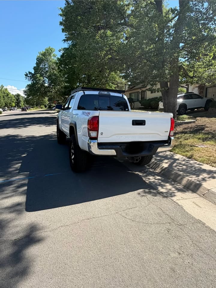 2017 Toyota tacoma trd off-road 4x4 double cab - lifted, 33" falken wildpeaks, roof rack in Denver, CO (photo 4)