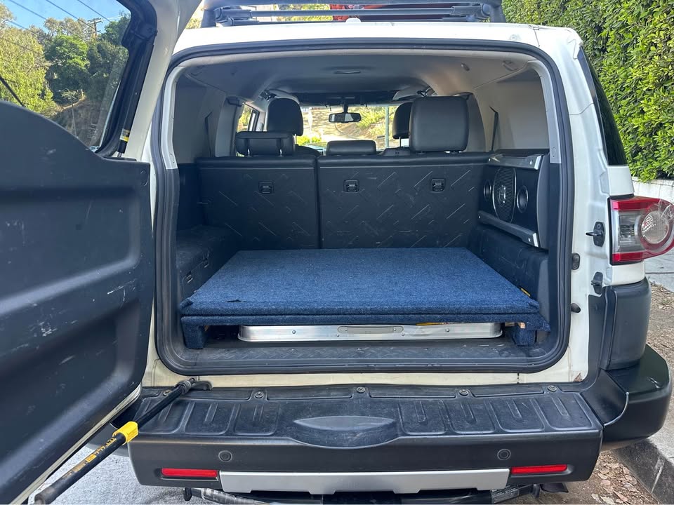 2012 Toyota FJ Cruiser · 4WD in Los Angeles, CA (photo 11)