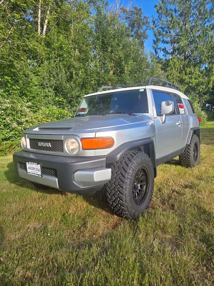 2008 Toyota FJ Cruiser in Everett, WA (photo 1)