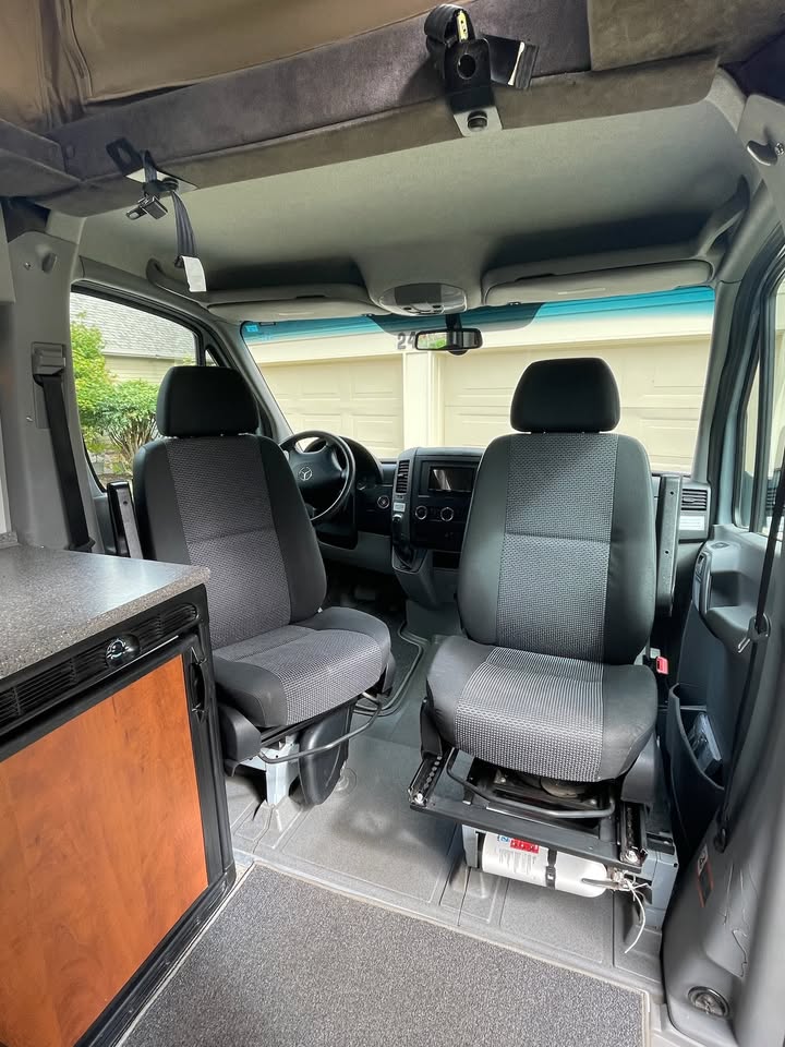2011 Mercedes-Benz sprinter sportsmobile camper van in McMinnville, OR (photo 12) — photo 12
