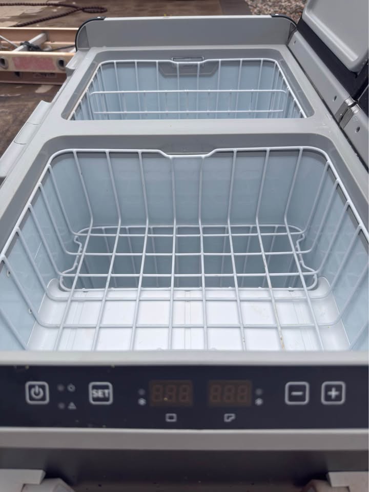 Dometic 2 zone 75qt fridge chest cooler in Maricopa, AZ (photo 4)