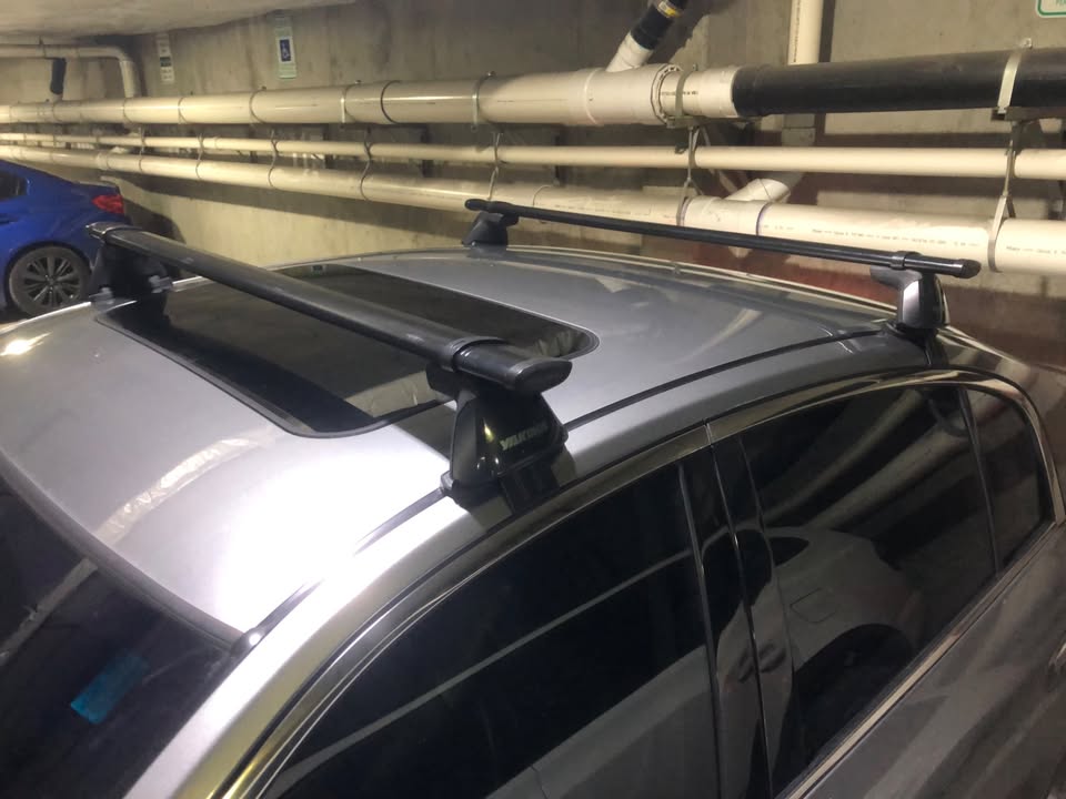 Yakima Roof Rack System — SkyBox Pro 16, 2 Frontloader Bike Racks, Aero Crossbars — Keyed Alike in Shoreline, WA (photo 4) — photo 4
