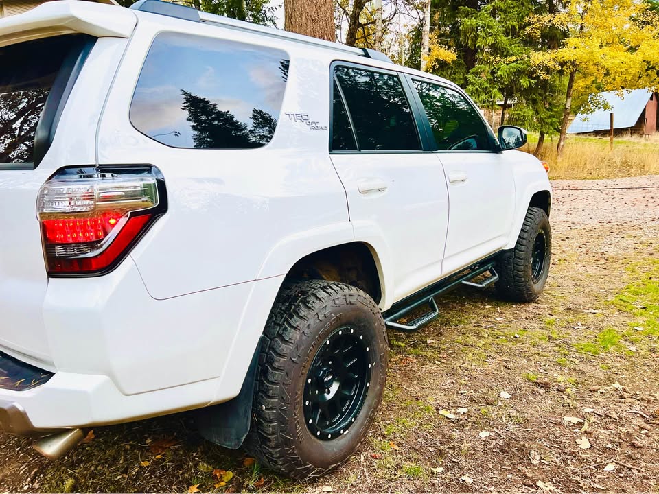2017 Toyota 4Runner · TRD Off-Road Premium Sport Utility 4D — photo 2