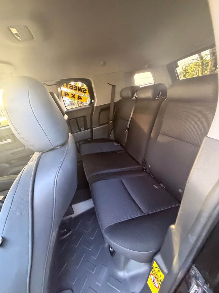 2010 Toyota FJ Cruiser · 4WD in Auburn, WA (photo 12)