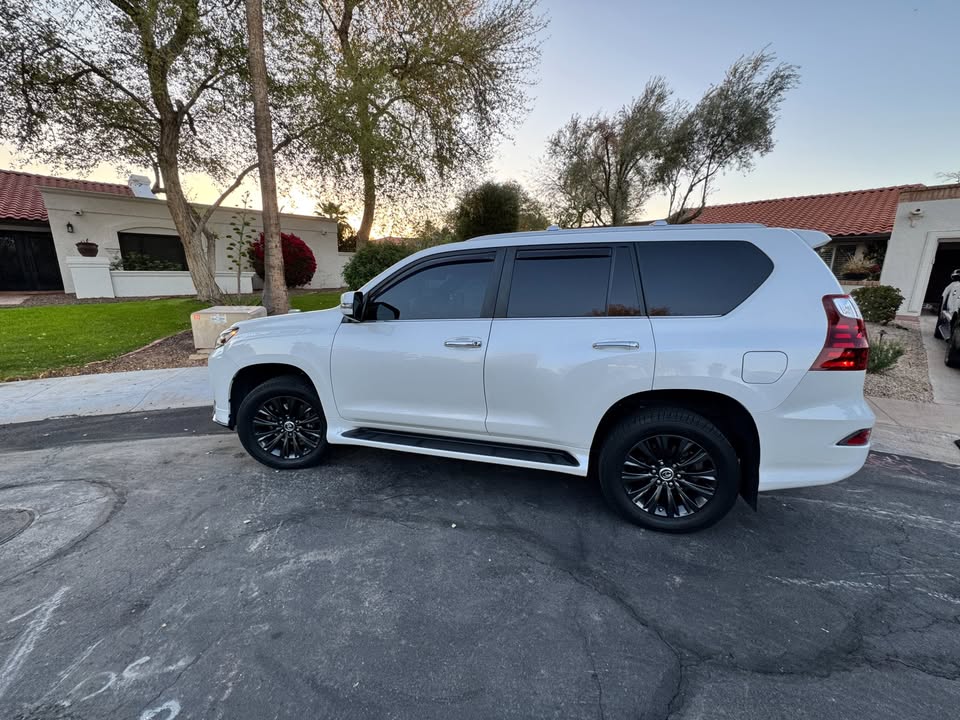 2022 Lexus gx460 — photo 4