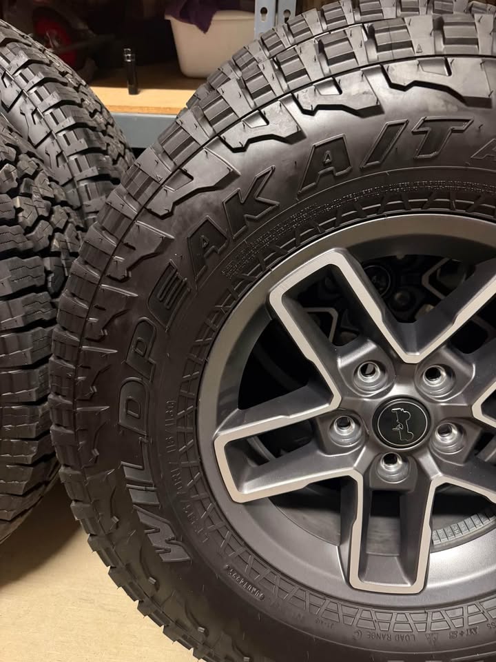 Jeep Gladiator Mojave Tires and Wheels. New Take Off’s Falken Wildpeak 33” Will include spare also in Lake Stevens, WA (photo 5) — photo 5