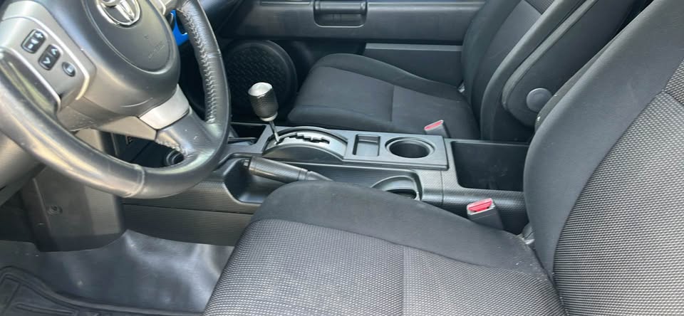 2007 Toyota FJ Cruiser · Sport Utility 2D in San Carlos, CA (photo 8)