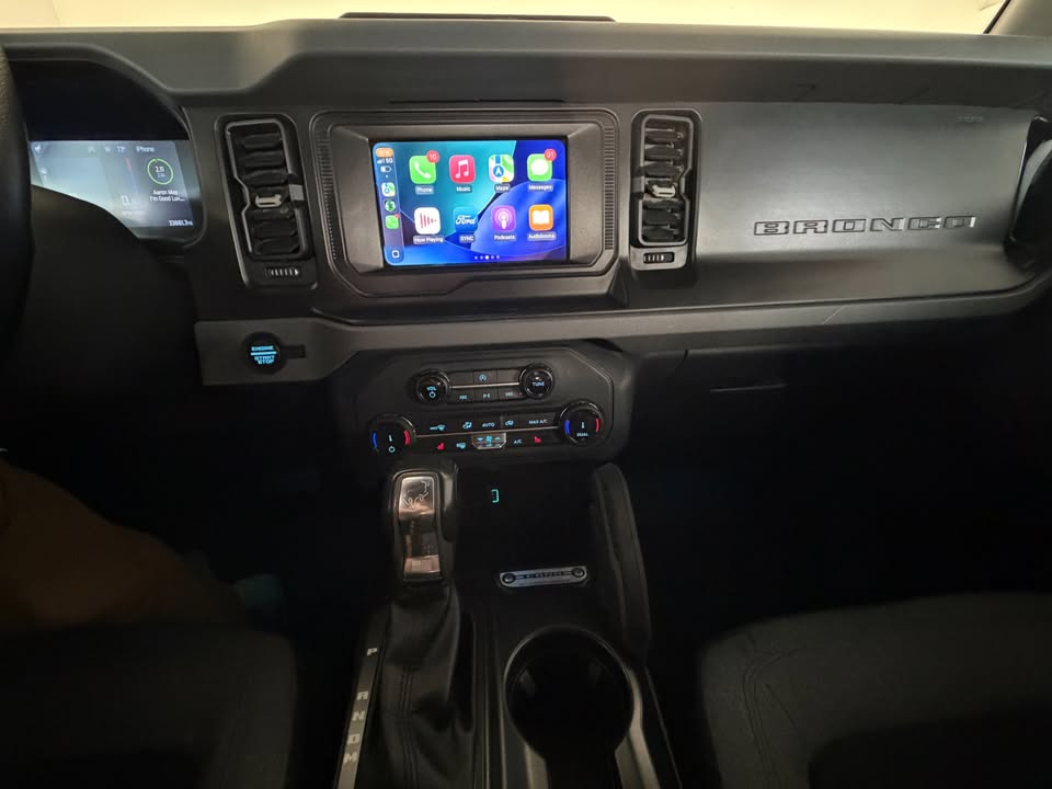 2022 Ford bronco 4-door – loaded – excellent condition — photo 6