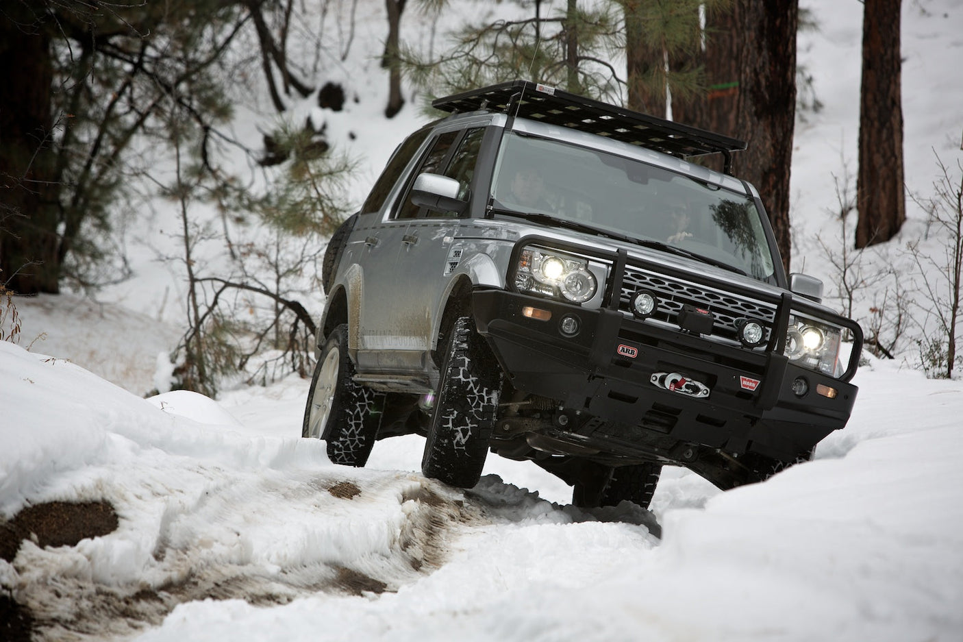 Land Rover LR3/LR4 K9 Roof Rack Kit — Equipt Expedition Outfitters (photo 3)