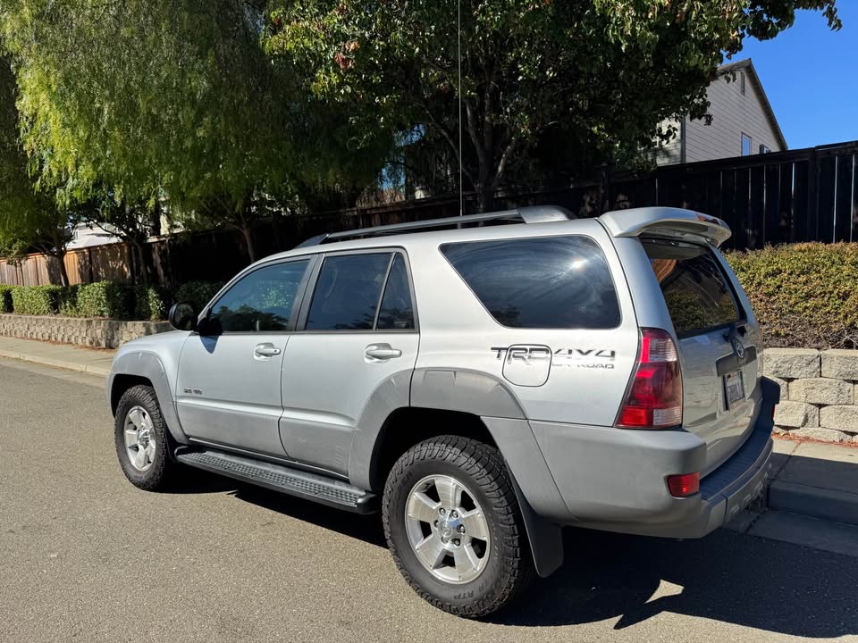 2005 Toyota 4Runner · SR5 Sport Utility 4D in Vacaville, CA (photo 7) — photo 7