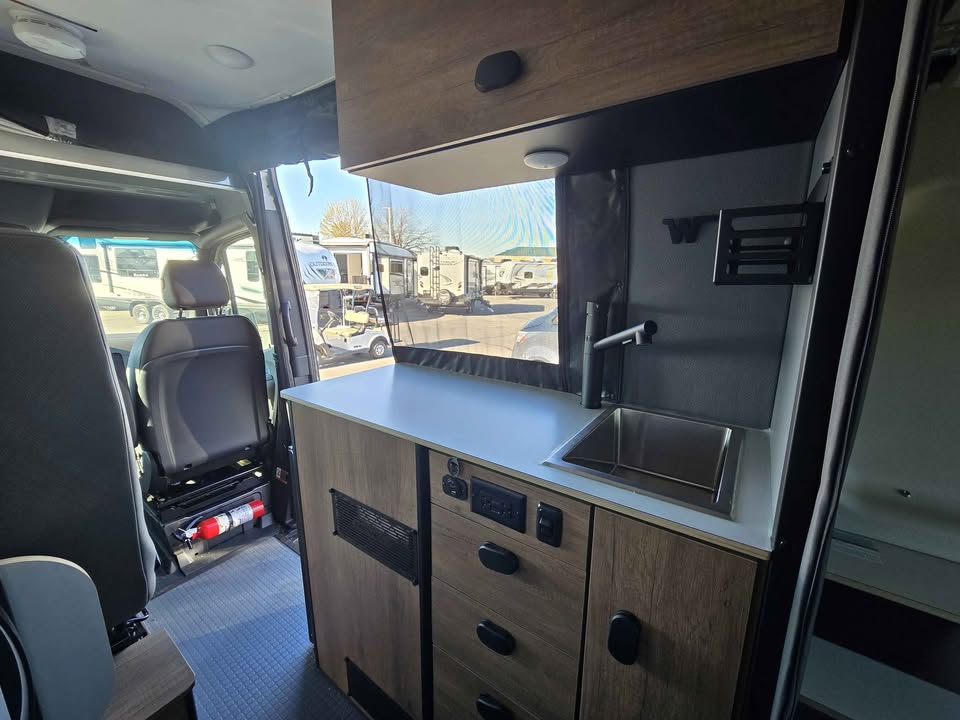 2026 Winnebago revel 44e big lithium in Boise, ID (photo 10) — photo 10