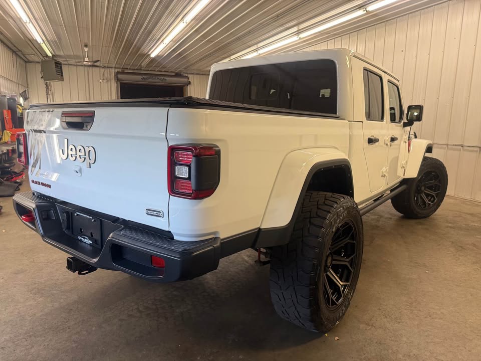 2021 Jeep Gladiator · Overland Pickup 4D 5 ft — photo 7