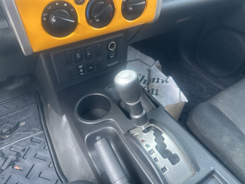 2007 Toyota FJ Cruiser 4WD in Mississauga, ON (photo 11)