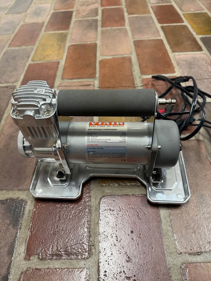 VIAIR 400P Portable Air Compressor Kit - Like New, Used Only Twice! (Complete Kit) in McComb, MS (photo 5) — photo 5