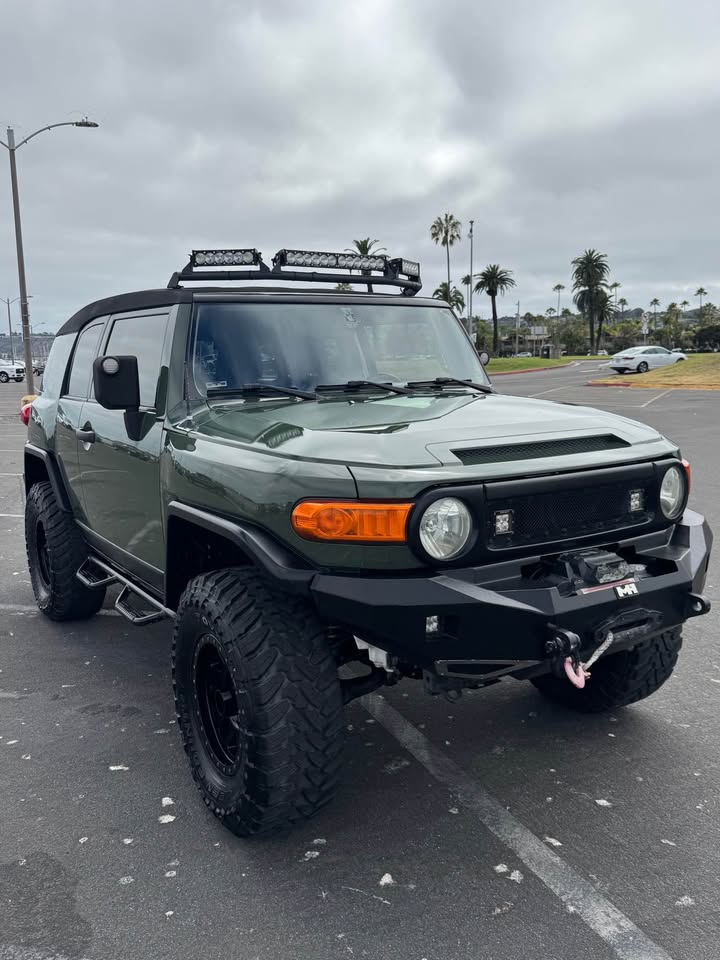 2014 Toyota FJ Cruiser in San Diego, CA (photo 12)