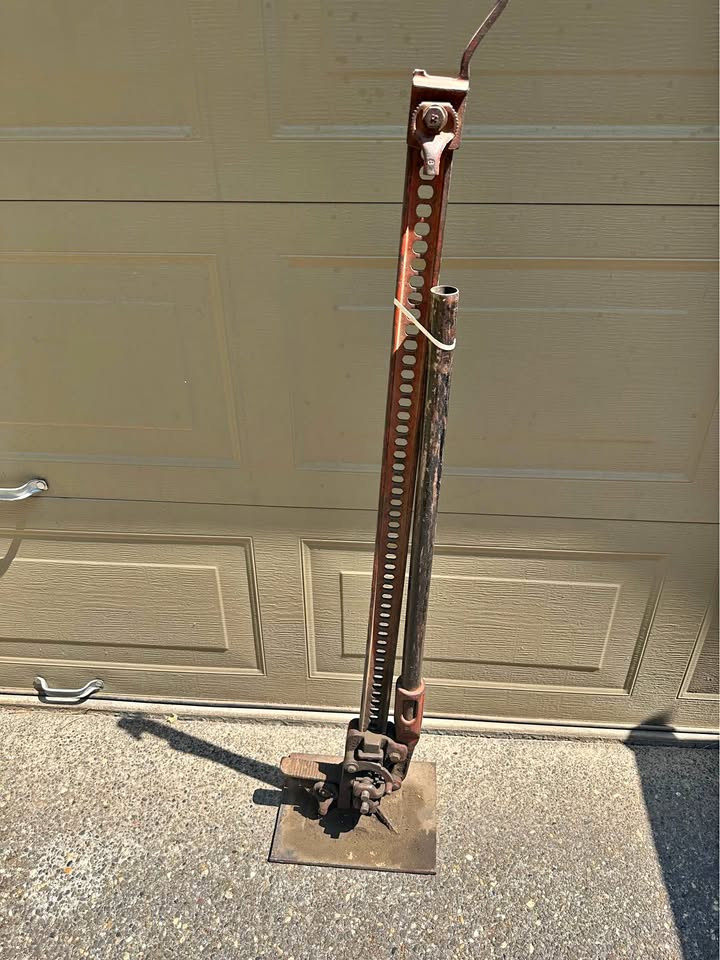Hi-Lift Jack with steel stand in Hood River, OR (photo 1) — photo 1