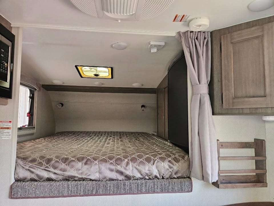 2021 LANCE 650 TRUCK CAMPER in Pearl, MS (photo 11) — photo 11