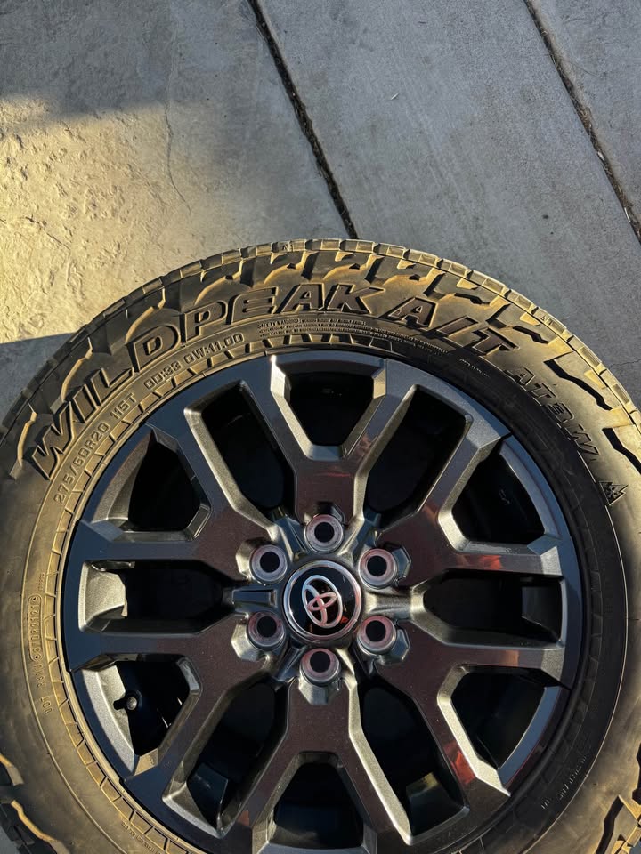 Toyota Tundra Platinum Wheel Set in Escalon, CA (photo 7) — photo 7