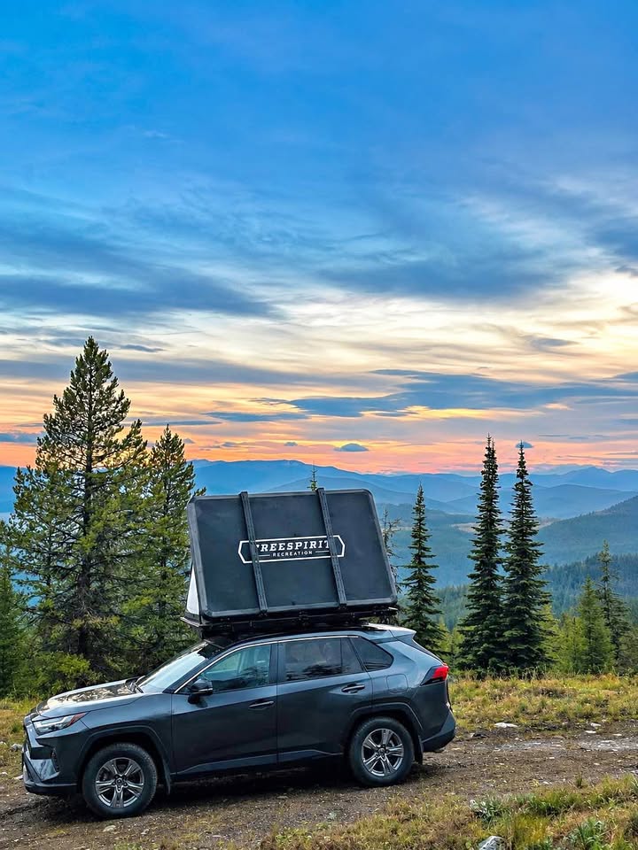 FSR Odyssey Large Rooftop Tent + Awning + Annex + Crossbars - Excellent Condition in Pullman, WA (photo 1)