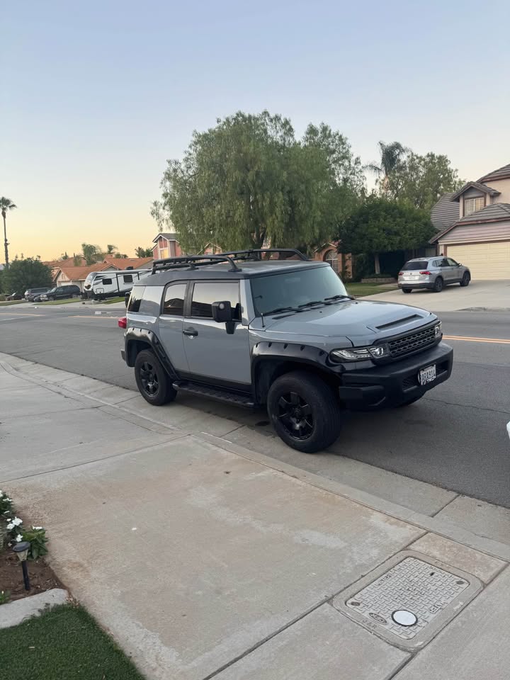 2007 Toyota FJ Cruiser · Sport Utility 2D in Riverside, CA (photo 8)