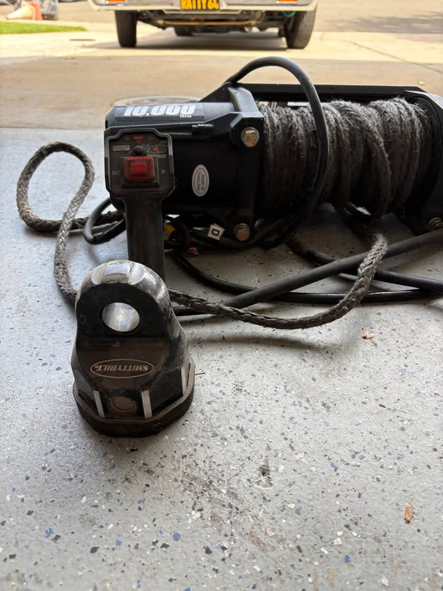 Smittybilt 10,000 lbs Winch — photo 3