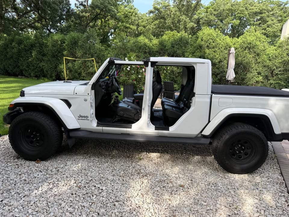 2021 Jeep Gladiator Overland in Countryside, IL (photo 8) — photo 8