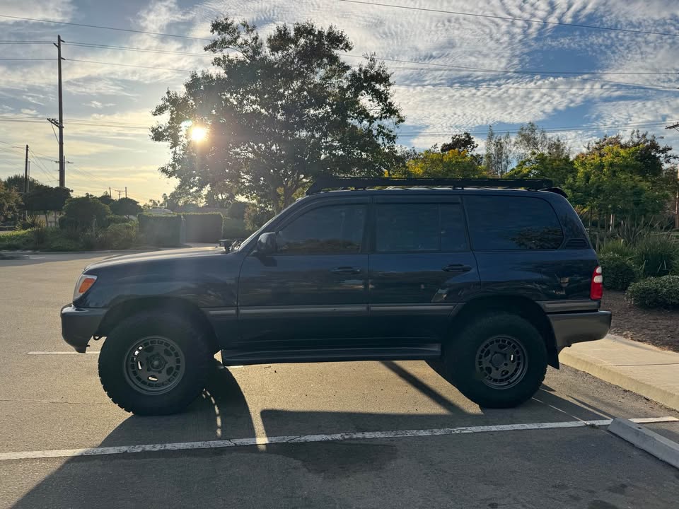 2004 Toyota Landcruiser — photo 2