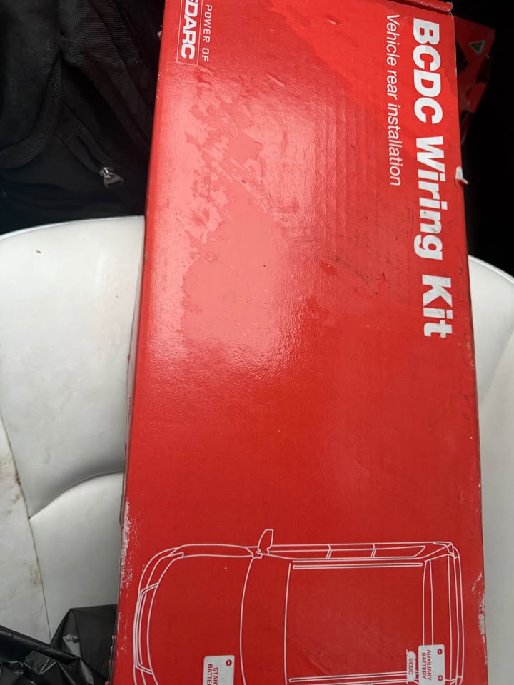 Redarc auxiliary battery kit and charger in Arvada, CO (photo 6)