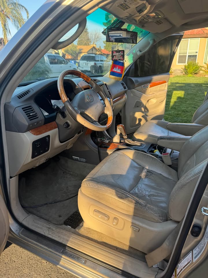 2004 Lexus GX · GX 470 Sport Utility 4D in Fresno, CA (photo 7) — photo 7