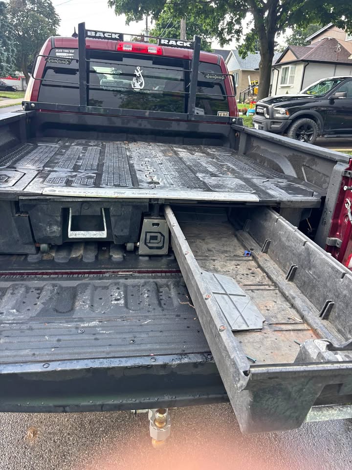 Decked drawer system in Hamilton, ON (photo 1)
