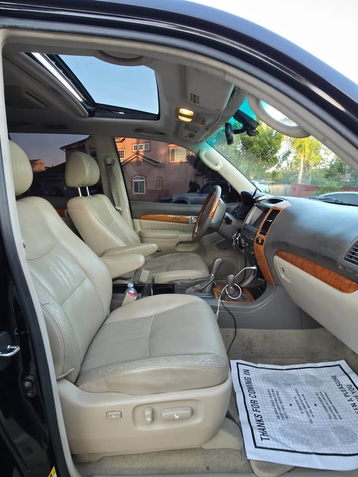 2005 Lexus GX · GX 470 Sport Utility 4D in Escondido, CA (photo 10) — photo 10