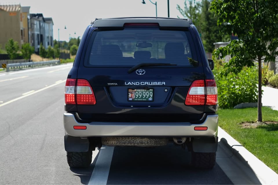 2000 Toyota Landcruiser · Sport Utility 4D in Hillsboro, OR (photo 4) — photo 4