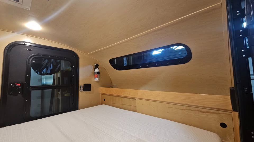 2014 Little Guy Silver Shadow 5 x 10 Teardrop Trailer — photo 5