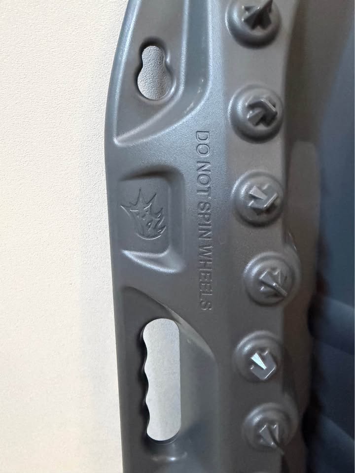 MAXTRAX MKII GUNMETAL GREY w/Lanyard ***NEVER USED*** in Surprise, AZ (photo 2) — photo 2