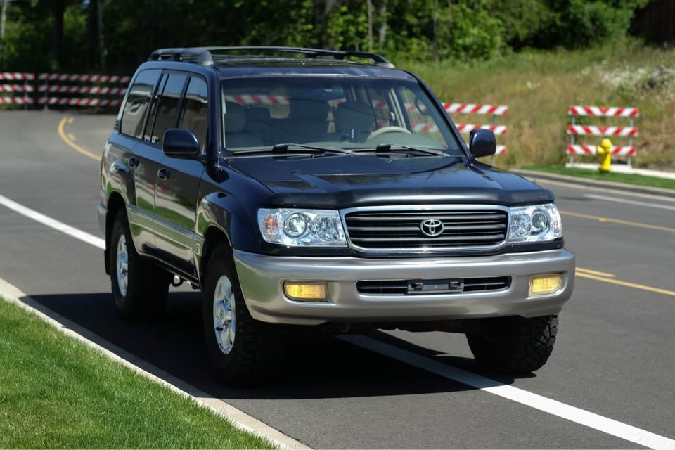 2000 Toyota Landcruiser · Sport Utility 4D in Hillsboro, OR (photo 6) — photo 6
