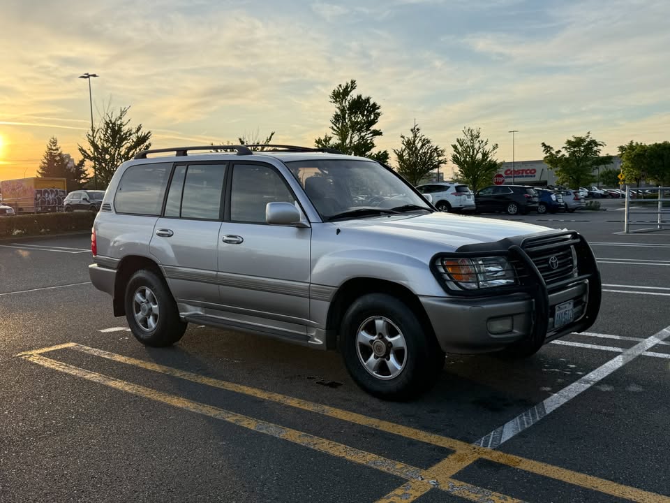 2000 Toyota Land Cruiser in Seattle, WA (photo 1)