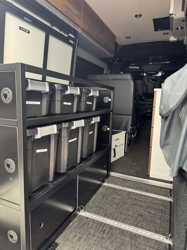 2023 Mercedes-Benz storyteller overland classic mode 4x4 in Oakland, CA (photo 9)