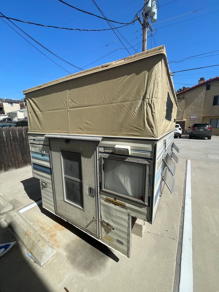 Vintage Four Wheel Camper Grandby (Late 1970s) – Lightweight Pop-Up Truck Camper in San Diego, CA (photo 8) — photo 8