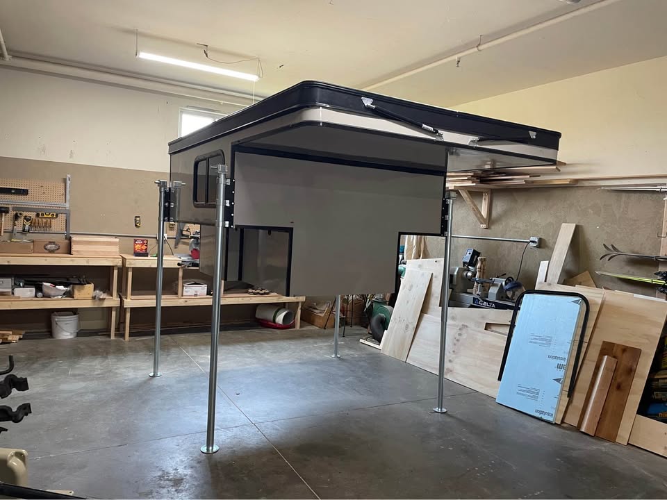 Tacoma pop up truck bed camper in Steamboat Springs, CO (photo 4) — photo 4