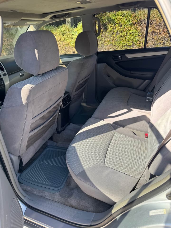 2005 Toyota 4Runner · SR5 Sport Utility 4D in Vacaville, CA (photo 11) — photo 11