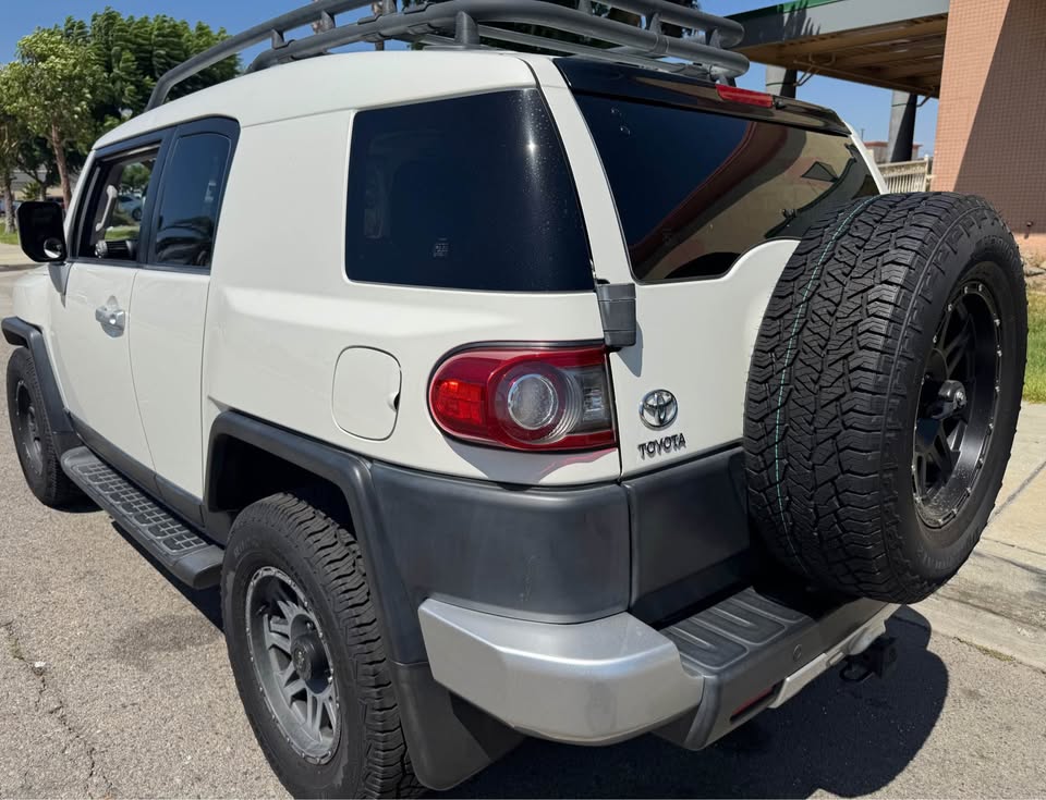 2013 Toyota FJ Cruiser · Sport Utility 2D in Ontario, CA (photo 4)