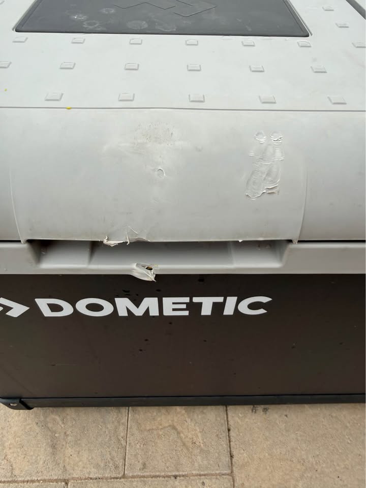 Dometic 2 zone 75qt fridge chest cooler in Maricopa, AZ (photo 3)