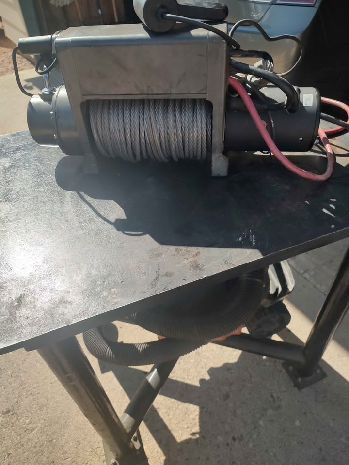Warn winch 13,500 lb ratef in Colorado Springs, CO (photo 2) — photo 2