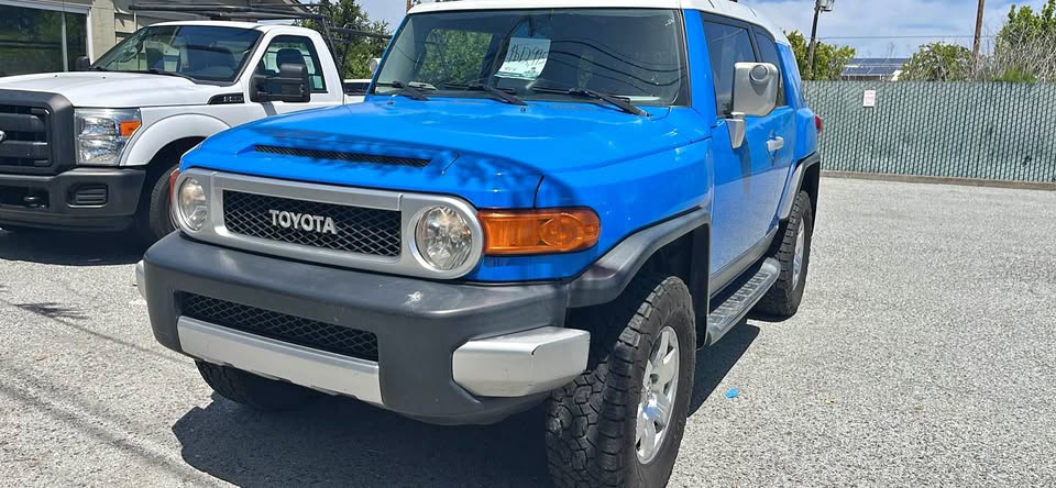 2007 Toyota FJ Cruiser · Sport Utility 2D in San Carlos, CA (photo 1)