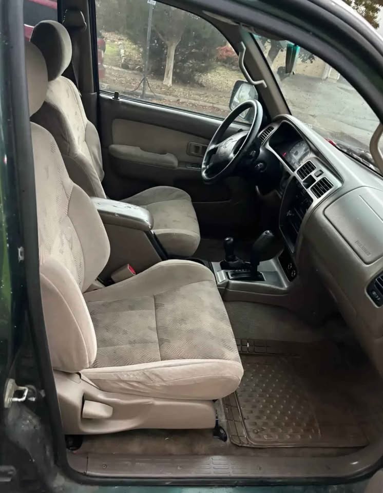 2001 Toyota 4Runner · SR5 Premium Sport Utility 4D in Hercules, CA (photo 8) — photo 8