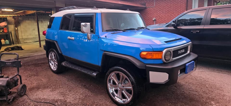 2007 Toyota FJ Cruiser in New Tecumseth, ON (photo 4)